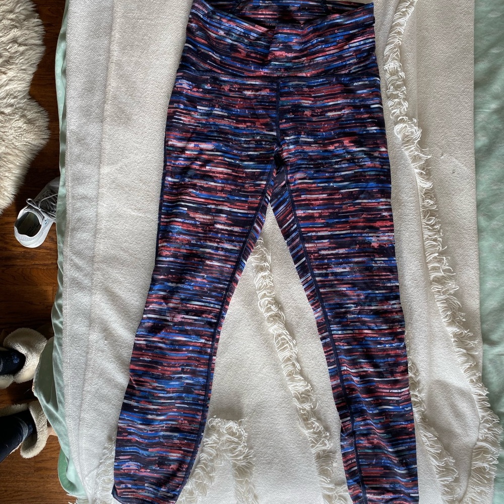 Lululemon size 6 Train Times 7/8 pants